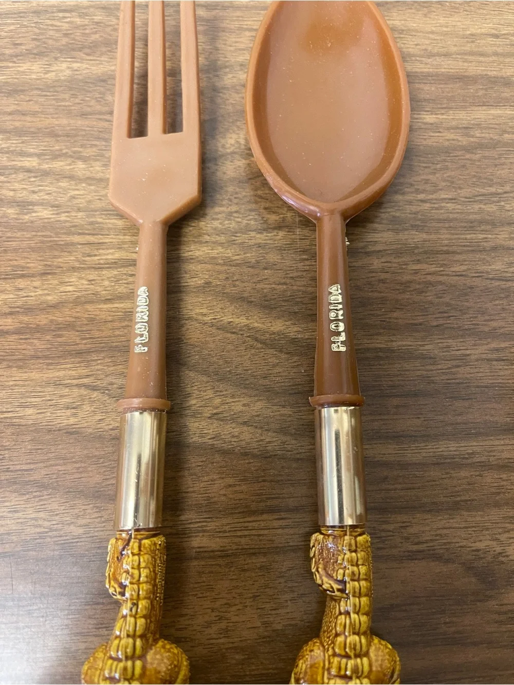 Vintage 70's Collectible Florida Alligator Spoon and Fork Salad Serving Set
